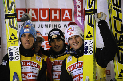 オーストリア 団体開幕戦で優勝を飾る、ジャンプW杯