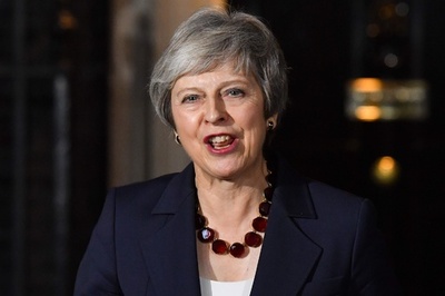 英内閣、EU離脱案を承認 5時間超の協議の末