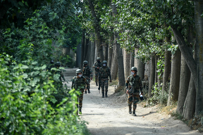 インド軍将校、殺害した民間人を「銃撃戦で死亡した武装勢力」に偽装