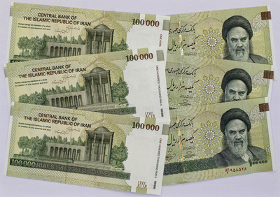 イランがデノミ発表、通貨約1万分の1に