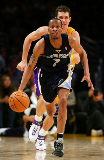 ＜06-07NBA＞グリズリーズ レイカーズとの接戦を制して連敗を4で止める - 米国