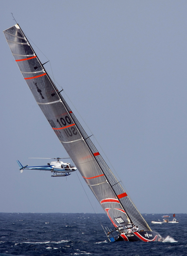 第32回アメリカス・カップ アリンギが初戦を制す