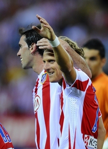 アトレティコ・マドリード 初戦快勝、フォルラン2得点