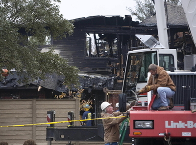 米小型機突入事件、ショックを隠せない知人ら