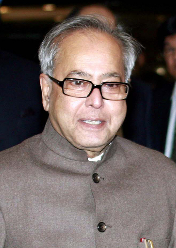 プラナブ・ムカジー外相、交通事故で重傷 - インド