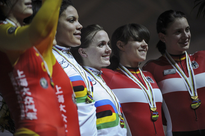 英国 女子チームスプリントを制す