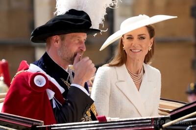 英国ガーター勲章の叙任式典 国王・皇太子夫妻ら出席