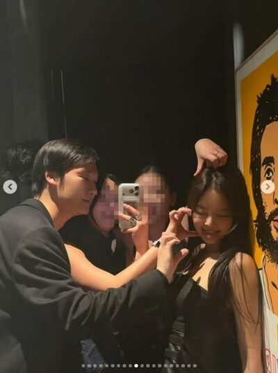 ジェニー、30歳の室内バースデーパーティー公開　モデル友人と“頬ハート”も