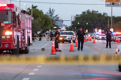 プライド月間パレードにトラック突っ込み1人死亡 米フロリダ