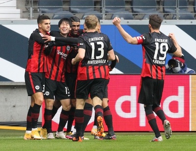 鎌田、堂安がゴール 独ブンデスリーガ