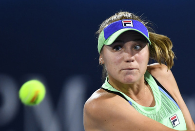 ケニンがサッカリに敗れ4強入り逃す 女子ツアー開幕戦