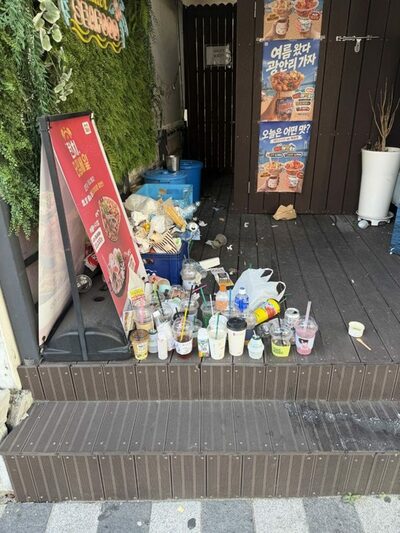 韓国・失われたマナー…「一人が捨てると次々に」飲食店前にごみ散乱、批判相次ぐ