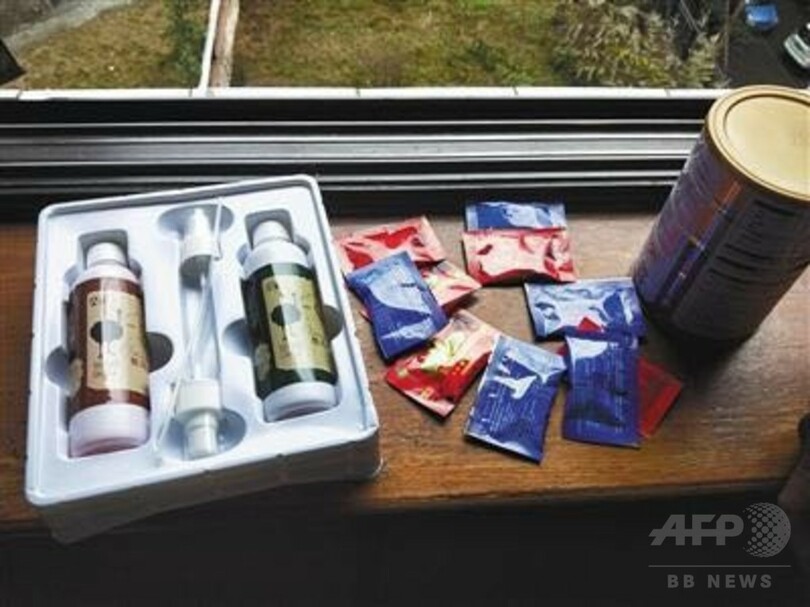 「おじい様」と叫ばれてもだまされぬ 偽のサプリ販売会潜入記、重慶の70歳