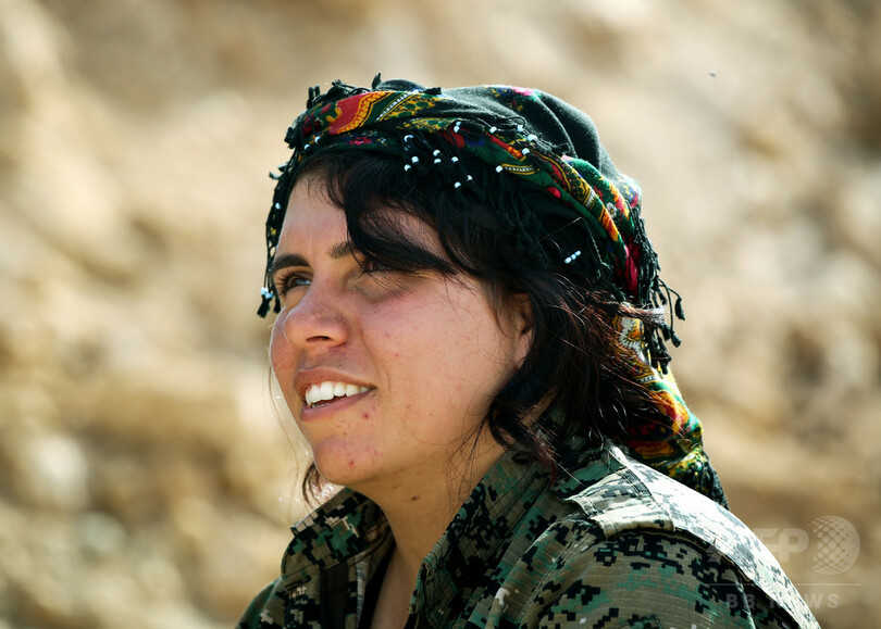 前線に立つクルド人女性部隊、使命は「女の敵ISへの報復」