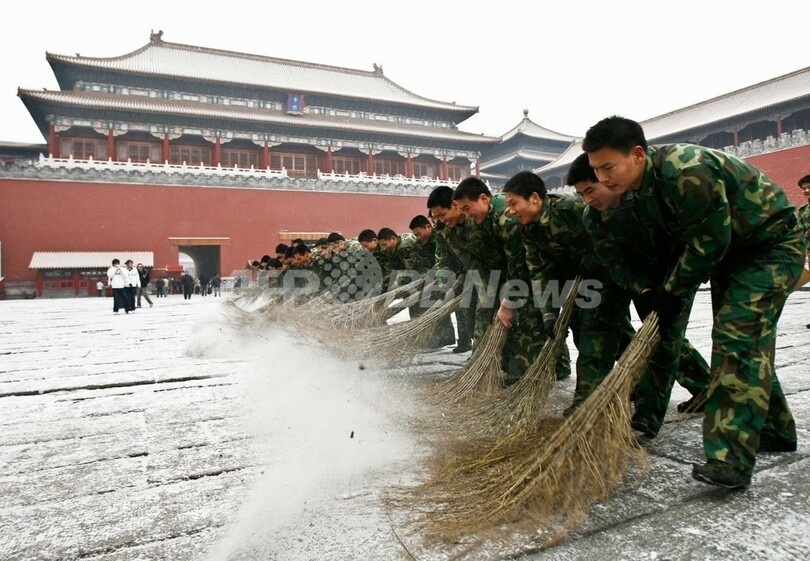 氷雪を集めて溶かす 北京・この冬の渇水対策