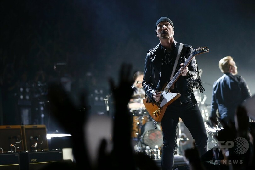 U2、テロ発生のパリでやり直し公演 事件の歌も作曲