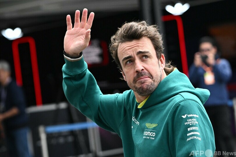 アロンソがアストンマーティン残留、26年からはホンダとタッグ