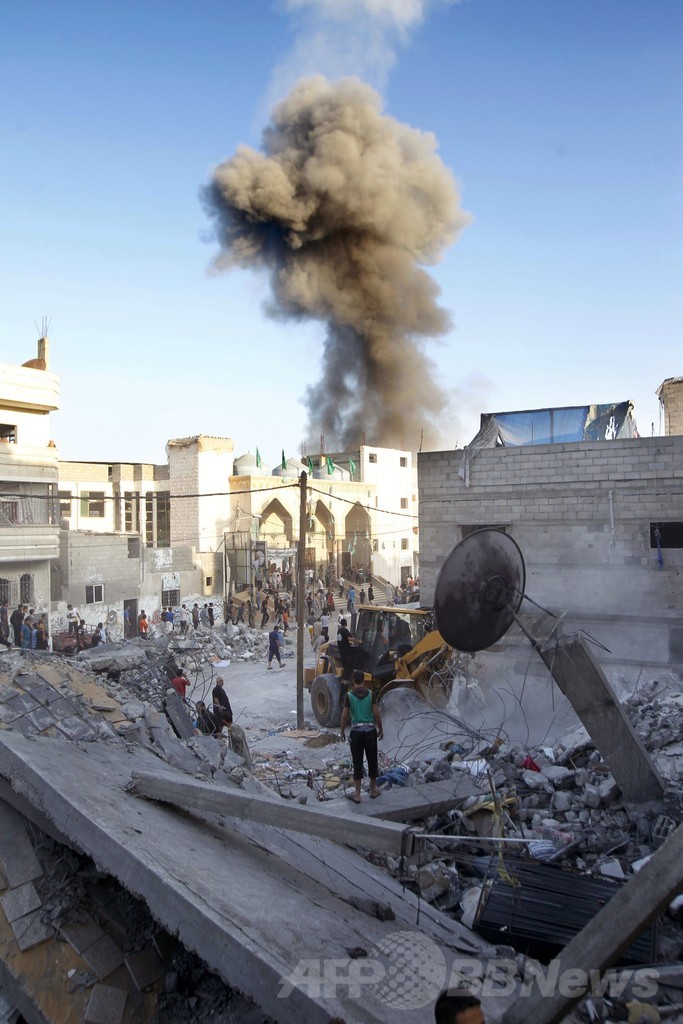 イスラエル軍、ガザへの空爆を続行 死者100人に