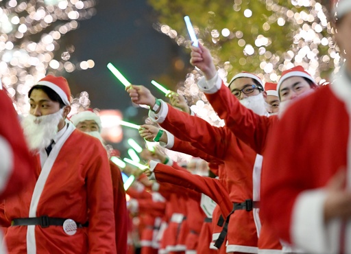 サンタ0人大集結 丸の内でクリスマスパレード 東京 写真16枚 国際ニュース Afpbb News