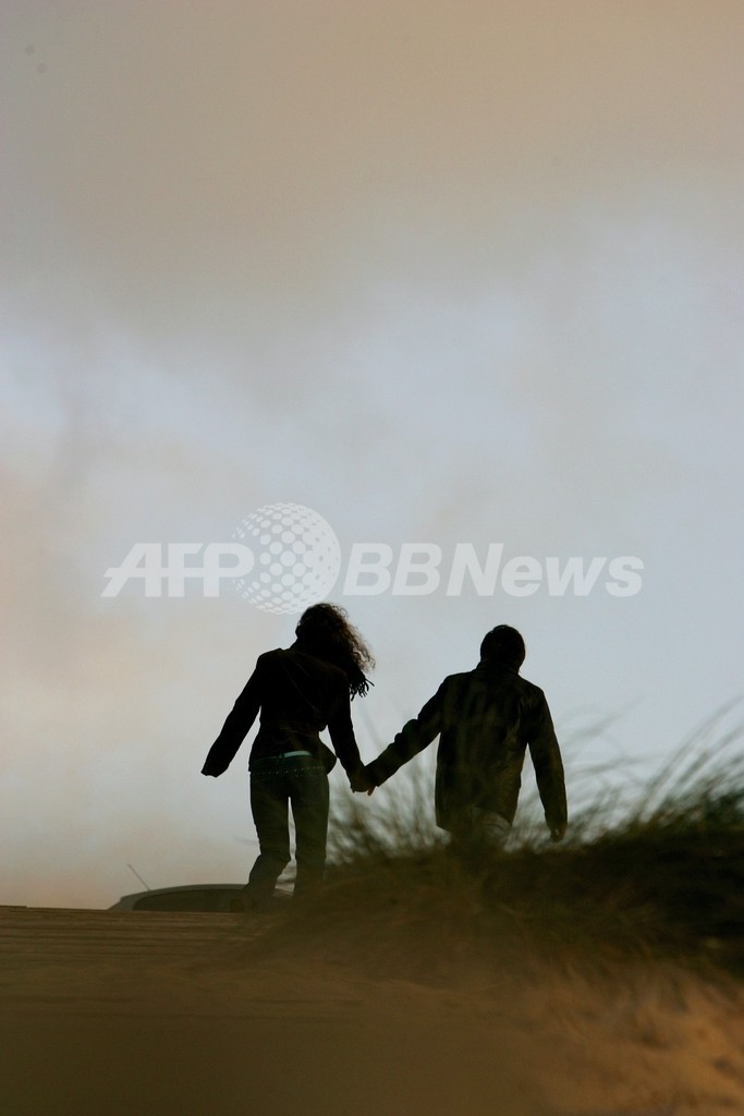 ドイツ、実の妹を愛した男性による近親相姦合法化の訴え実らず ドイツ、実の妹を愛した男性による近親相姦合法化の訴え実らず