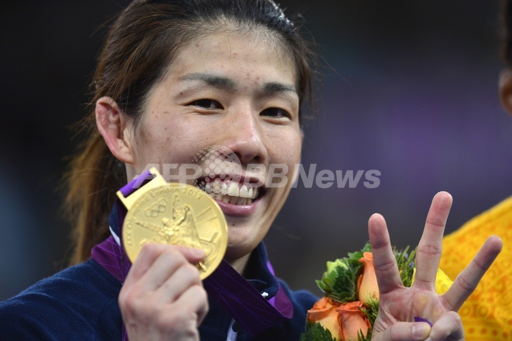 吉田沙保里、3大会連続で金メダル獲得 写真10枚 国際ニュース：AFPBB News