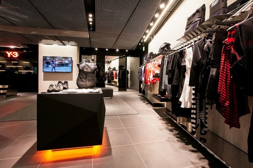 Y-3」国内最大店舗、表参道ヒルズに3月18日オープン 写真5枚 国際