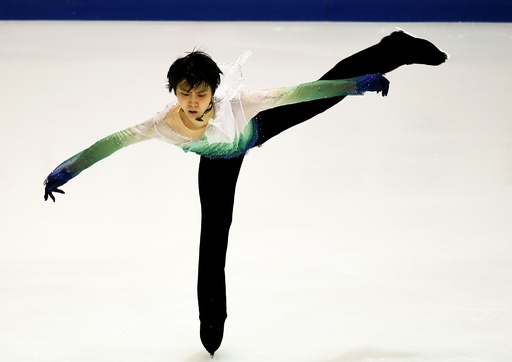 羽生が男子史上初のGPファイナル4連覇！ 宇野が3位表彰台 写真18枚