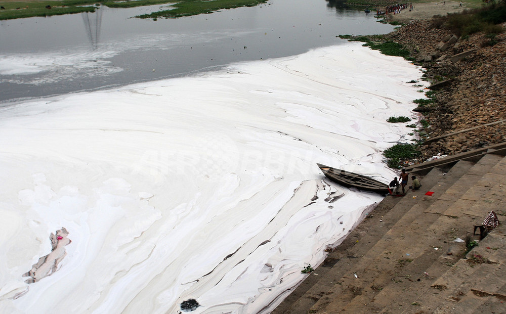 排水の泡、インド・ヤムナー川の汚染 写真7枚 国際ニュース:AFPBB News