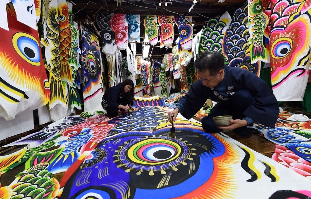 老舗の手描きこいのぼり、埼玉県加須市 写真6枚 国際ニュース：AFPBB News