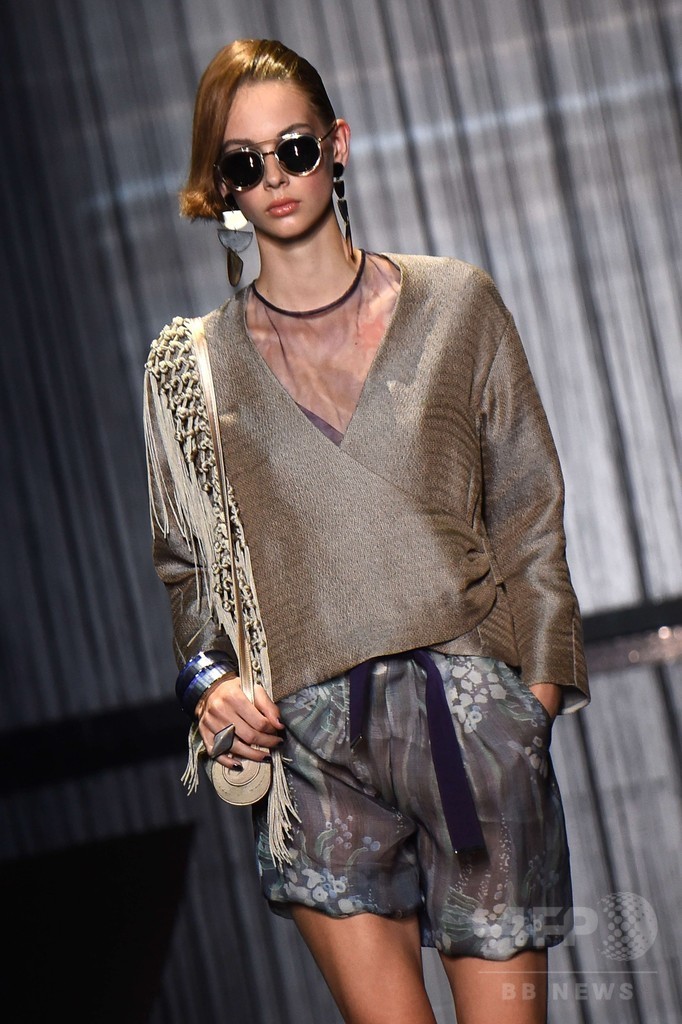 「ジョルジオ アルマーニ」17年春夏