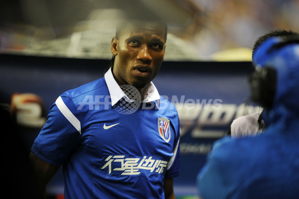 上海申花に移籍のドログバが入団会見 写真10枚 ファッション ニュース