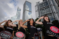 香港（Hong Kong）でポーズを決める仏パリ（Paris）の伝統あるキャバレー「クレイジー・ホース（Crazy Horse）」の女性たち。クレイジー・ホースは今年9月11日～19日に初の香港公演を行う（2013年5月29日撮影）。(c)AFP/Philippe Lopez