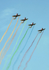 2008年1月27日、アラブ首長国連邦（UAE）のアルアイン（Al-Ain）の空港で開かれた国際航空ショー「International Aerobatics Show」で飛行パフォーマンスを披露するイタリアのFrancisco Fornabaioチーム。(c)AFP/Karim SAHIB