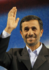 イラン・テヘラン（Tehran）で記者会見を行う、マフムード・アフマディネジャド（Mahmoud Ahmadinejad）大統領（2009年9月7日撮影）。(c)AFP/BEHROUZ MEHRI