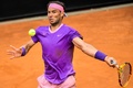 テニス、イタリア国際、男子シングルス決勝。リターンを狙うラファエル・ナダル（2021年5月16日撮影）。(c)Filippo MONTEFORTE / AFP