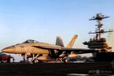 96億円の米戦闘機、空母から紅海に落下