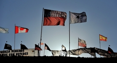 チリ鉱山の救出穴、早ければ来週初めにも貫通