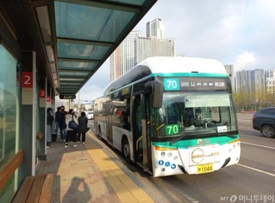 「地獄鉄」避けバス→大渋滞→遅刻の恐怖→やはり「地獄鉄」の悪循環…ソウル・空港への通勤ルート
