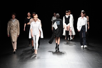 「ドレスドアンドレスド」18/19年秋冬コレクション発表