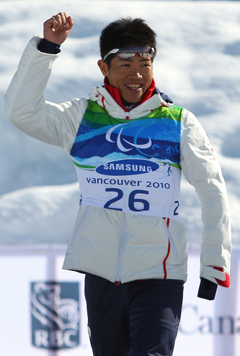 パラリンピック、距離スキーの新田が日本初の金