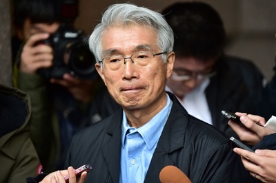 ゴーン被告の弁護士、日本出国は「寝耳に水でびっくり」