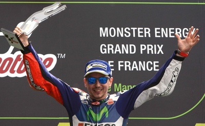ロレンソが仏GP制し総合首位浮上、スズキ勢は8年ぶり表彰台