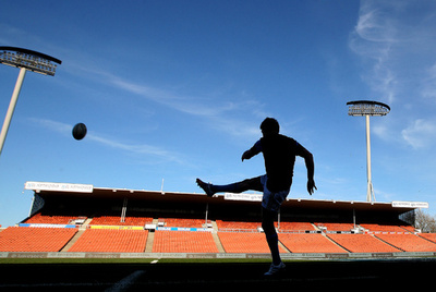 ラグビー、ゴールキックに時間制限 来年1月から