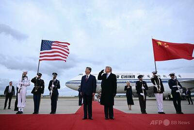 トランプ氏が投稿した習氏出迎え写真、AIで加工か ネタにされた「しかめっ面」消去