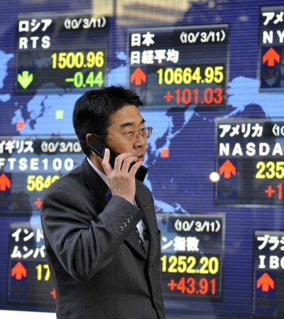 総務省、携帯使用を限定する「SIMロック」の解除を検討