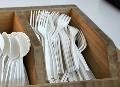 警官がプラ製フォーク持った男射殺 米ロサンゼルス