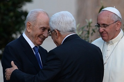ローマ法王、イスラエル・パレスチナ両首脳と平和祈願