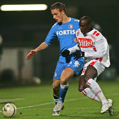 ＜サッカー UEFA杯＞フェイエノールトへ除外処分が下される - スイス