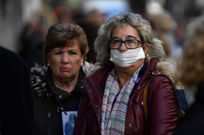 スペインで新たに5人死亡、高齢者施設閉鎖も 新型ウイルス