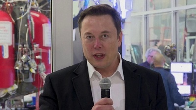 動画:マスク氏、米政権での職務縮小へ テスラ71%減益受け